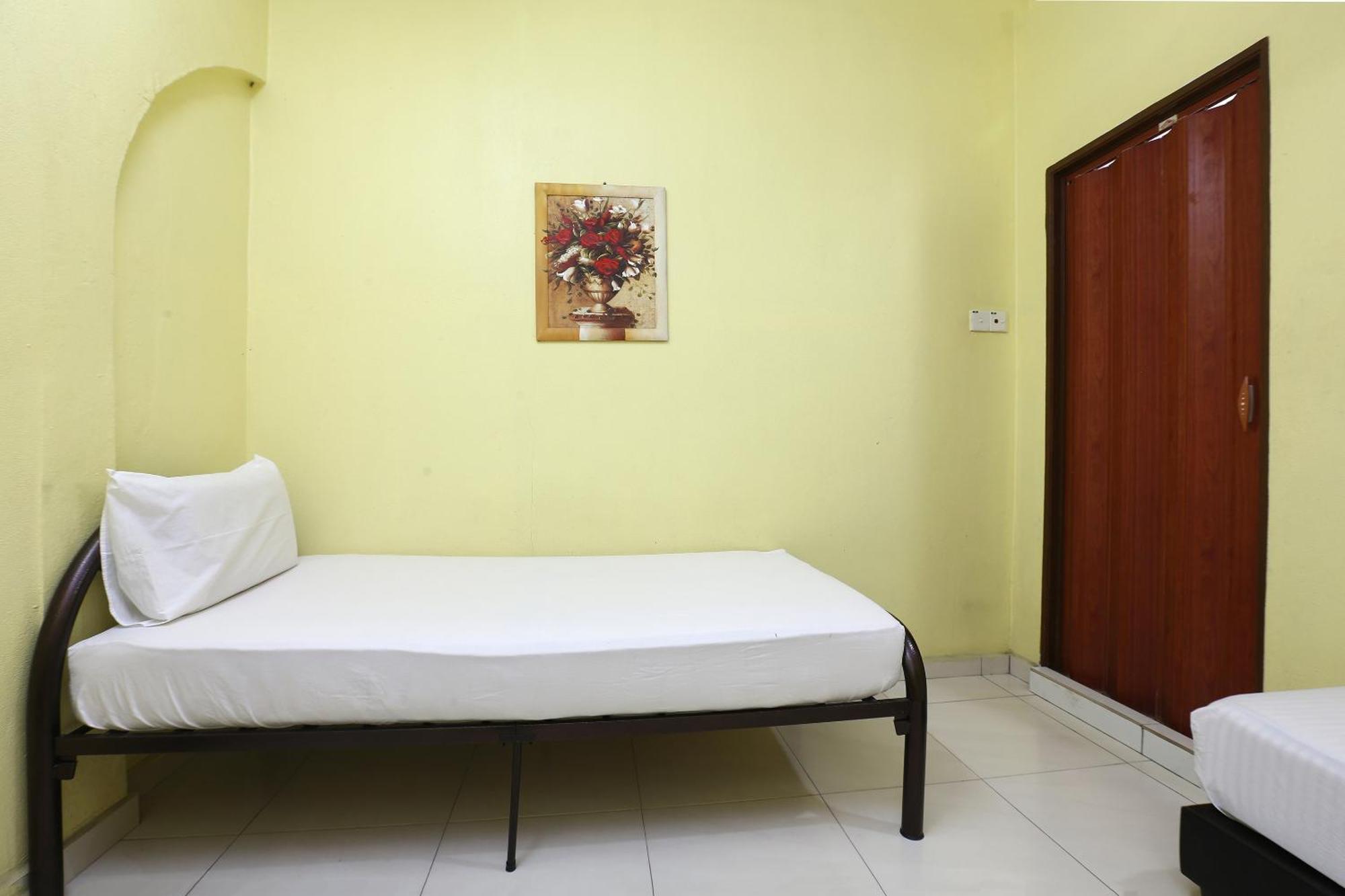 Oyo 89925 Innap Kota Bharu Exterior photo