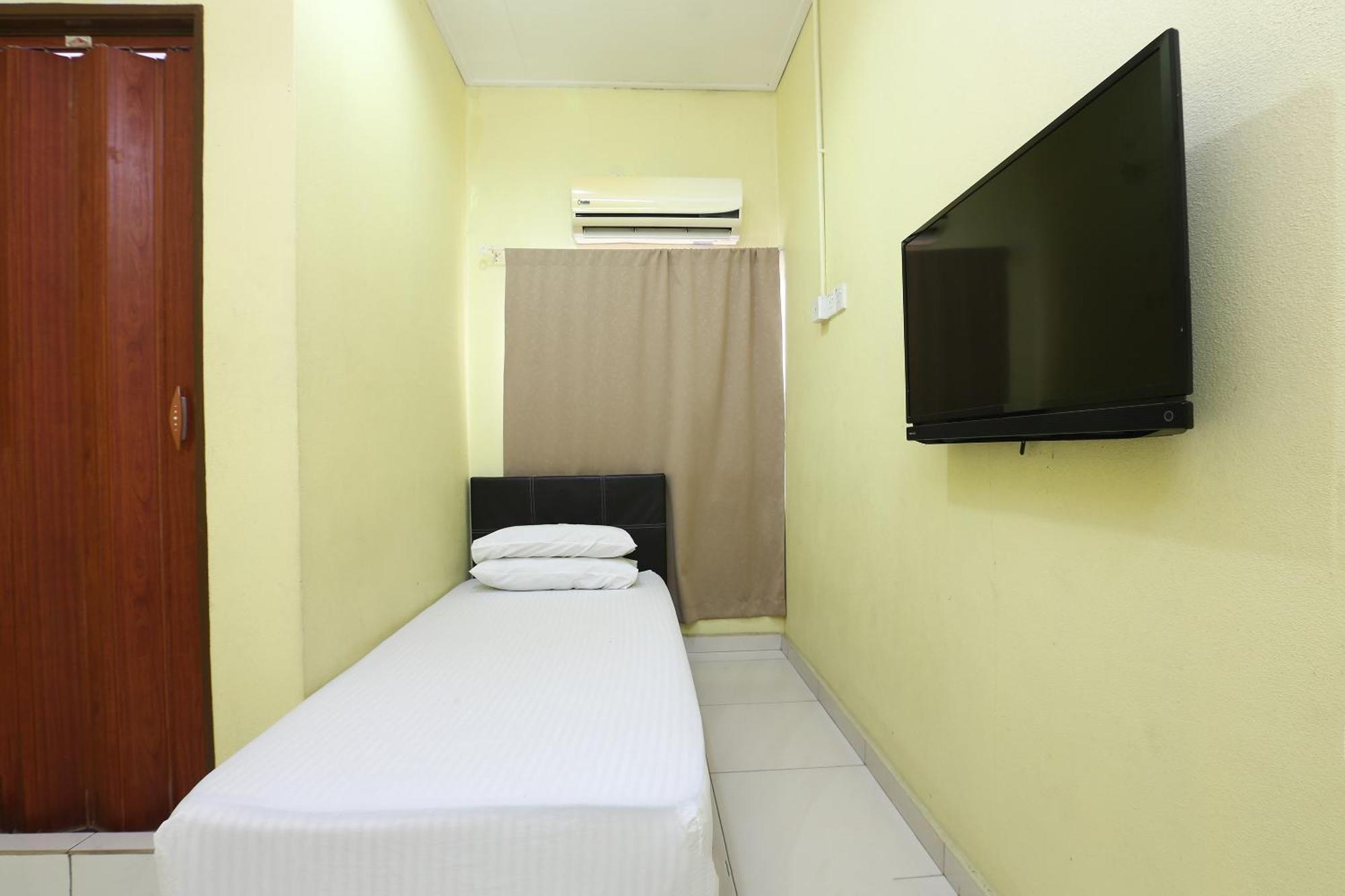 Oyo 89925 Innap Kota Bharu Exterior photo